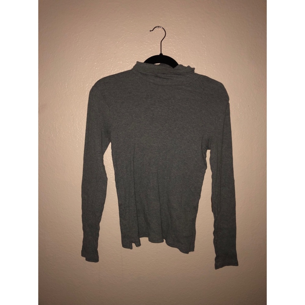 Grey turtleneck